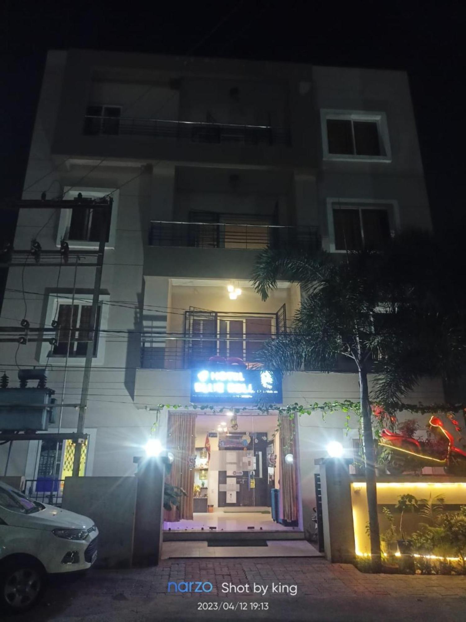 Goroomgo Blue Bell Bhubaneswar - Well Decorated Room -Wifi And Parking Facilities Available Екстериор снимка