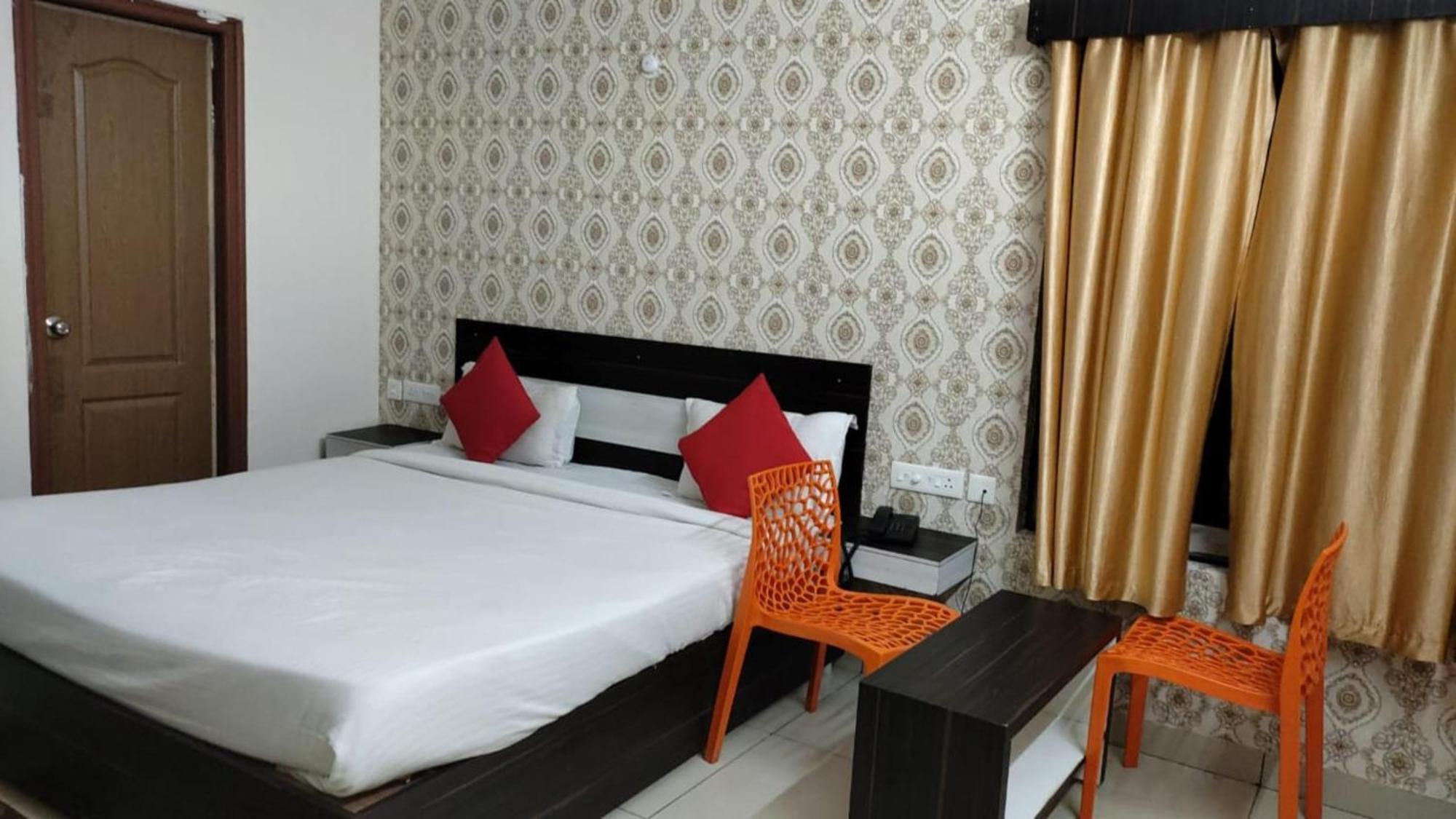 Goroomgo Blue Bell Bhubaneswar - Well Decorated Room -Wifi And Parking Facilities Available Екстериор снимка