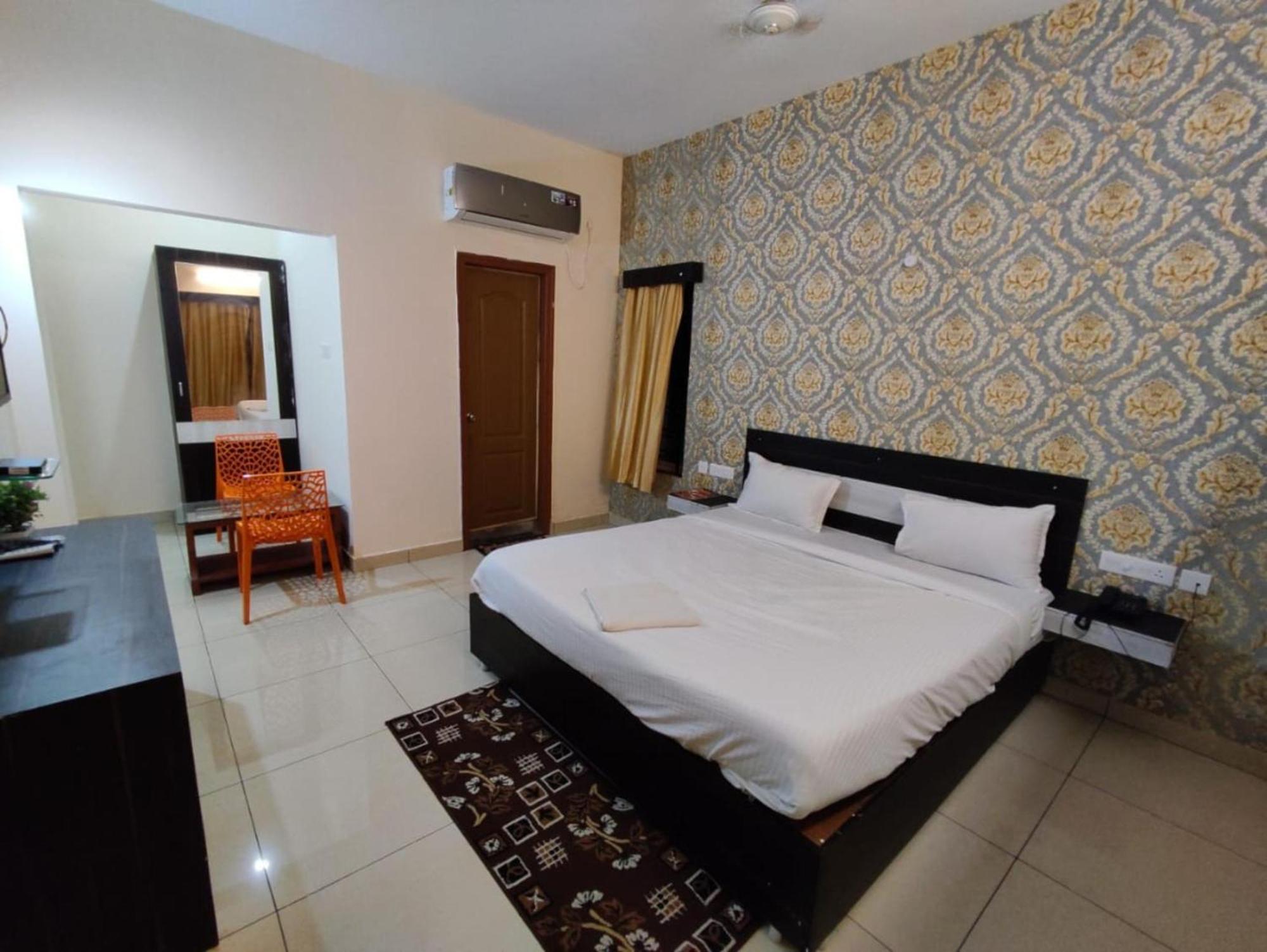 Goroomgo Blue Bell Bhubaneswar - Well Decorated Room -Wifi And Parking Facilities Available Екстериор снимка