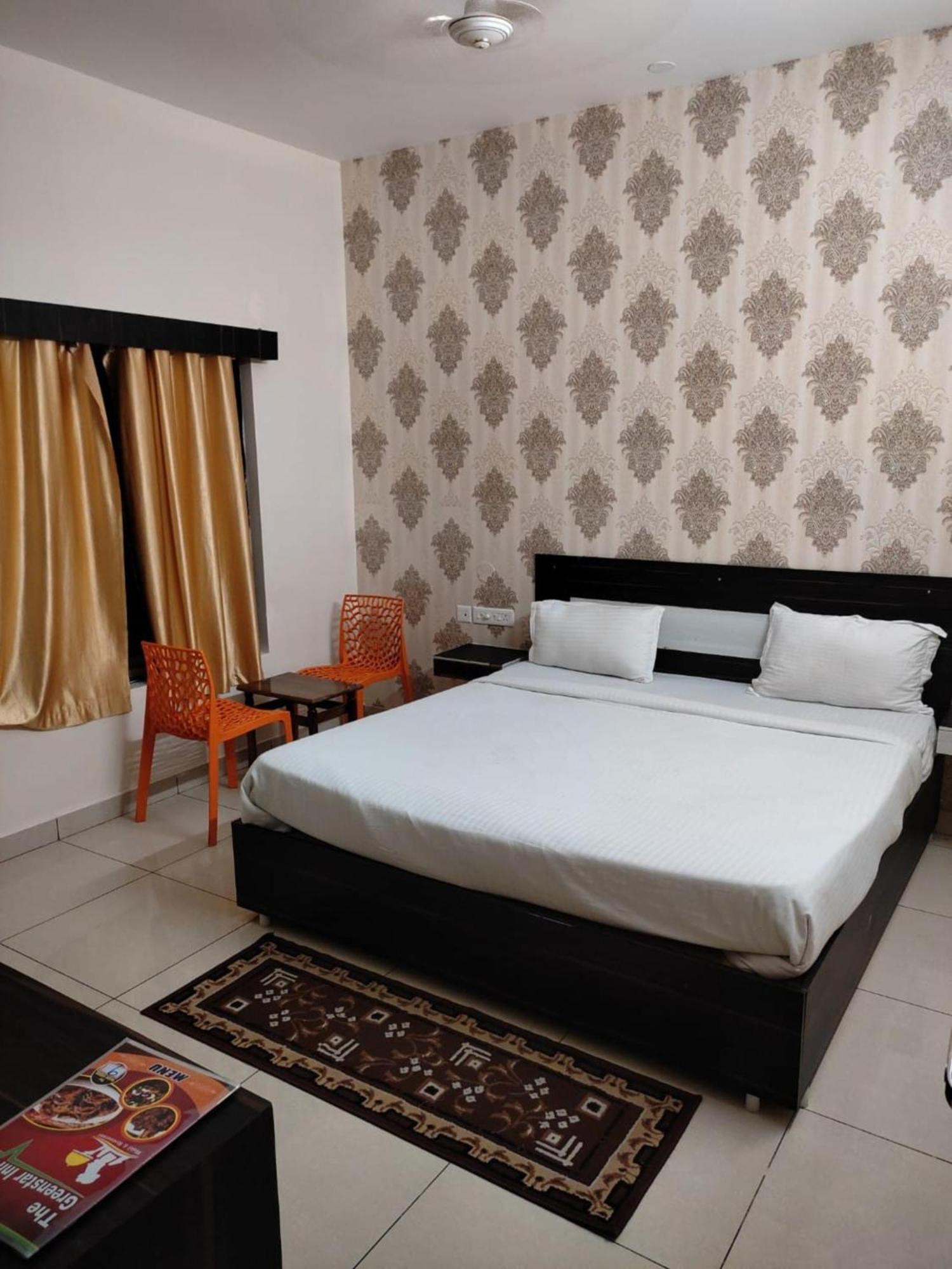 Goroomgo Blue Bell Bhubaneswar - Well Decorated Room -Wifi And Parking Facilities Available Екстериор снимка