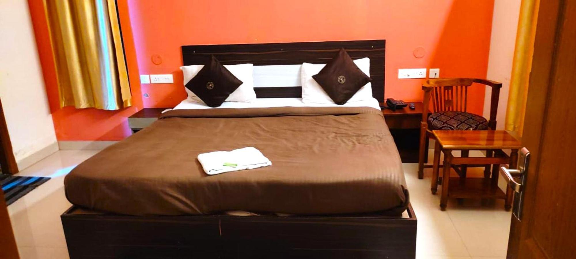 Goroomgo Blue Bell Bhubaneswar - Well Decorated Room -Wifi And Parking Facilities Available Екстериор снимка