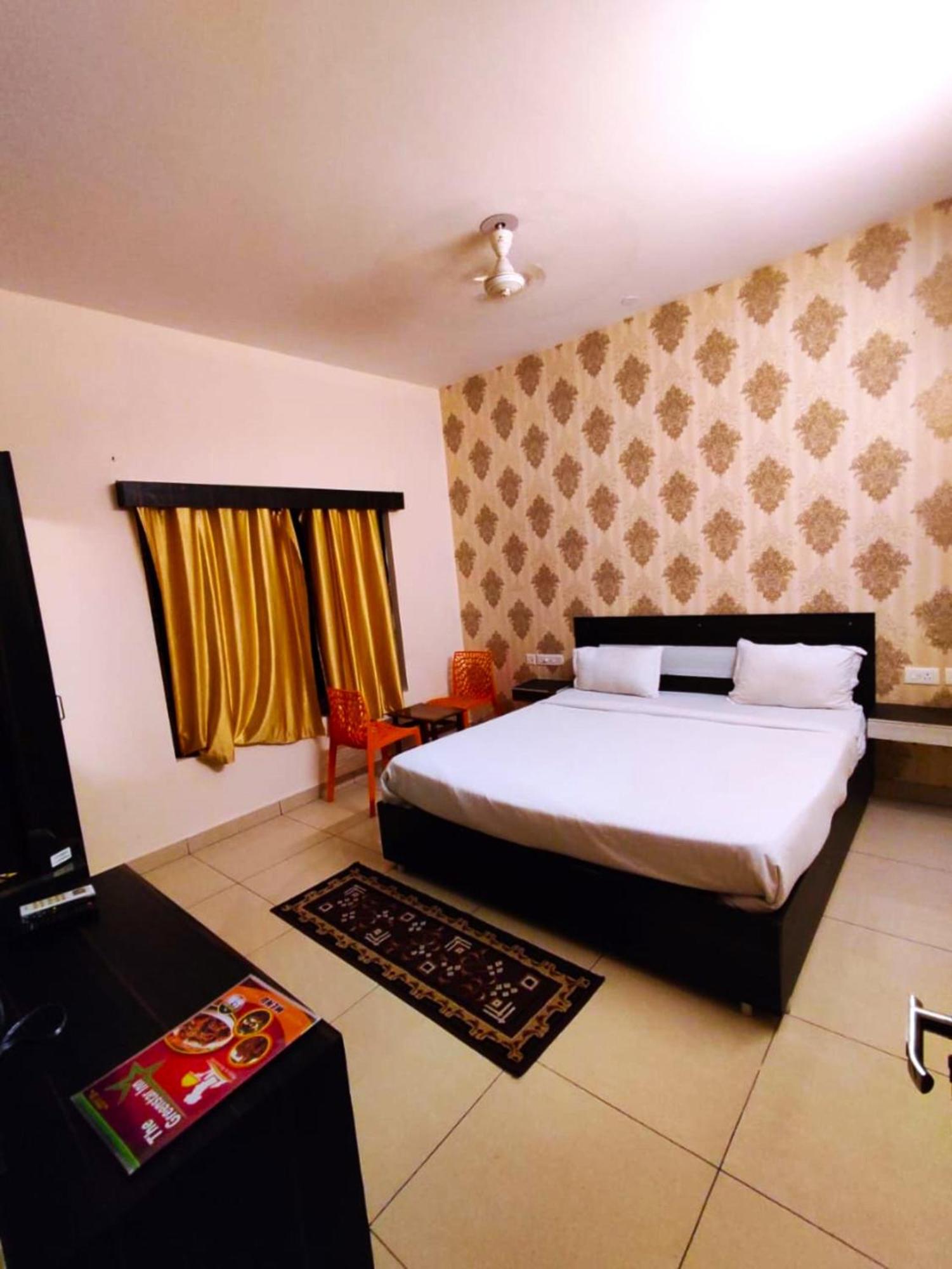 Goroomgo Blue Bell Bhubaneswar - Well Decorated Room -Wifi And Parking Facilities Available Екстериор снимка